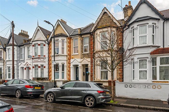 1 Bedroom Apartment For Sale In Leytonstone, London, E11
