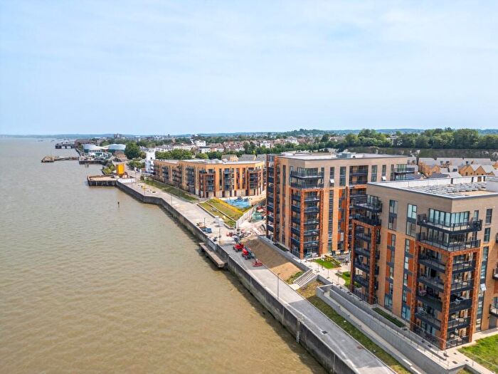 1 Bedroom Apartment For Sale In Estella Heights, Cable Wharf, Northfleet, Kent, DA11