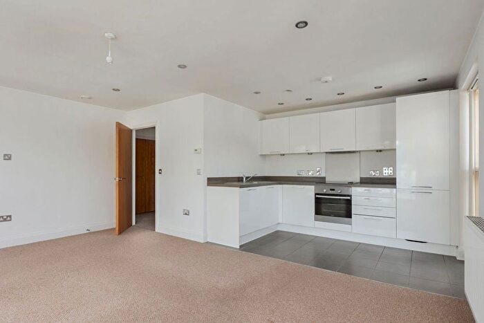 2 Bedroom Flat To Rent In London Road, Sevenoaks, TN13