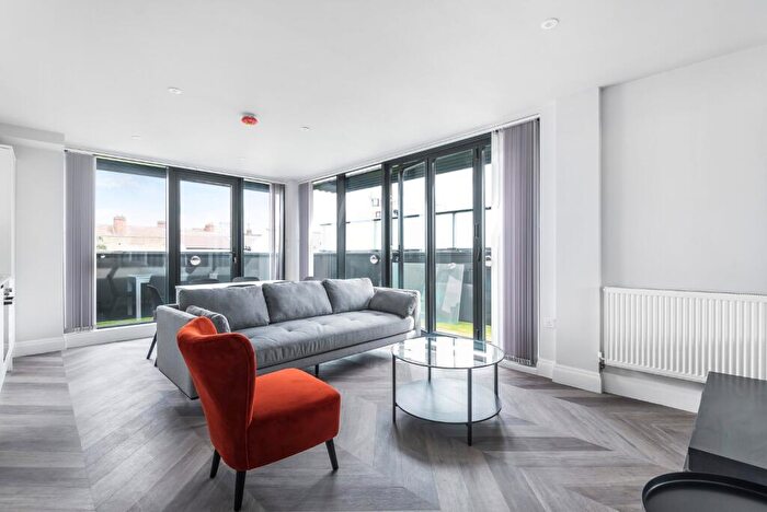 4 Bedroom Flat To Rent In Rotherhithe Old Road, Rotherhithe, London, SE16