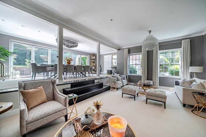 6 Bedroom Detached House To Rent In Bagshot Road, Ascot, SL5