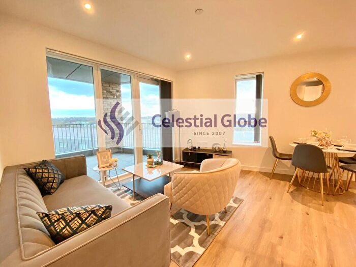 2 Bedroom Flat To Rent In London, N8