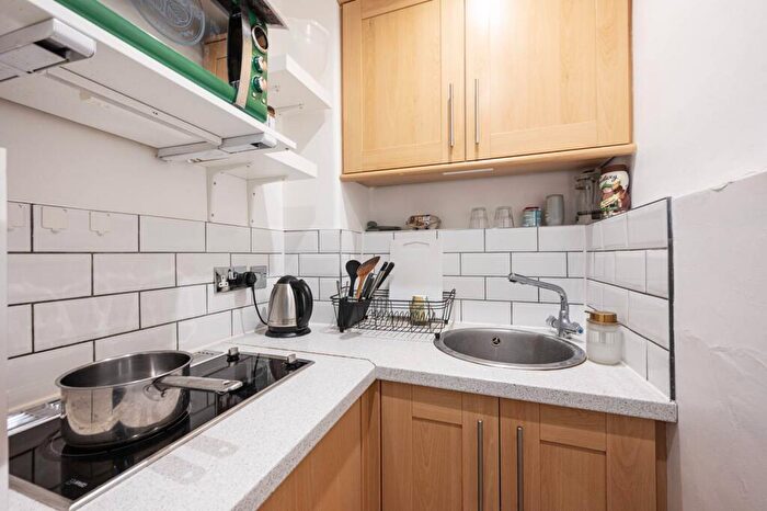 Studio To Rent In Charterhouse Square, Barbican, London, EC1M