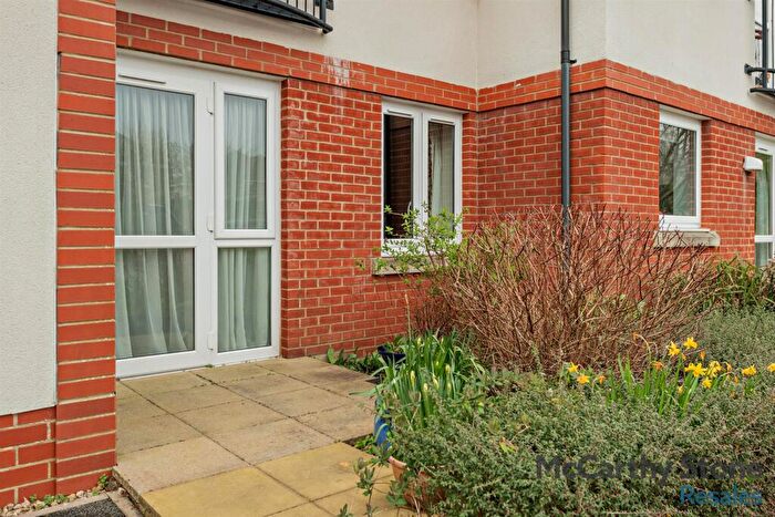 1 Bedroom Apartment For Sale In Farringford Court, Avenue Road, Lymington, Hampshire, SO41