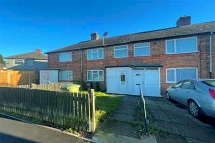 2 Bedroom House To Rent In Dolphin Lane, B27