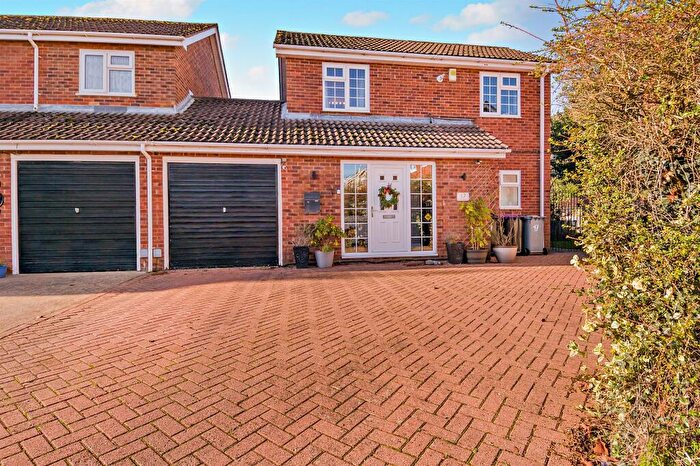 4 Bedroom Detached House For Sale In Ash Place, Stamford, PE9