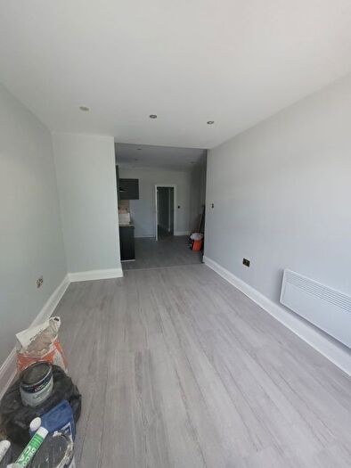 1 Bedroom Flat To Rent In London Road, Leigh-On-Sea, SS9