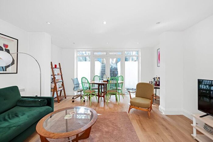 2 Bedroom Apartment To Rent In Anerley Road, Crystal Palace, London, SE19