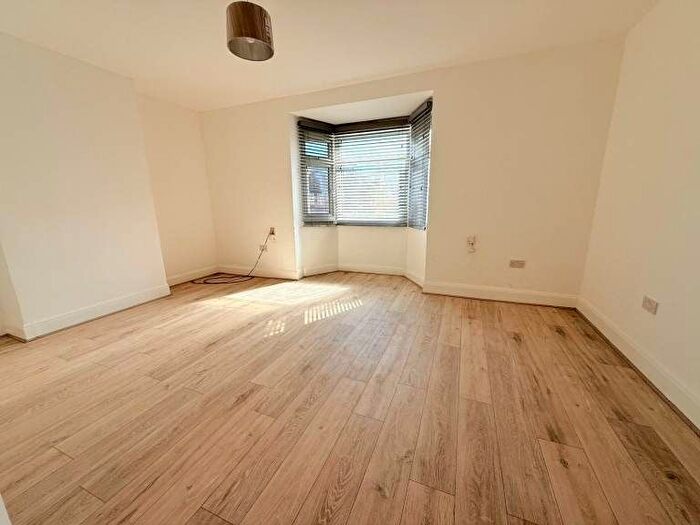 2 Bedroom Maisonette To Rent In Wood Lane, Dagenham, RM8
