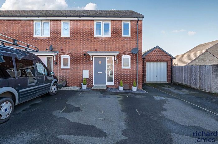 2 Bedroom End Terrace House For Sale In Ray Close, Ridgeway Farm, Purton, SN5