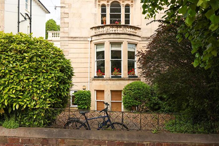 2 Bedroom Apartment For Sale In Chertsey Road, Redland, Bristol, BS6