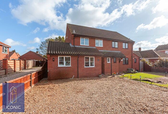 3 Bedroom Semi Detached House For Sale In Holt Road, Horsford, Norwich, NR10