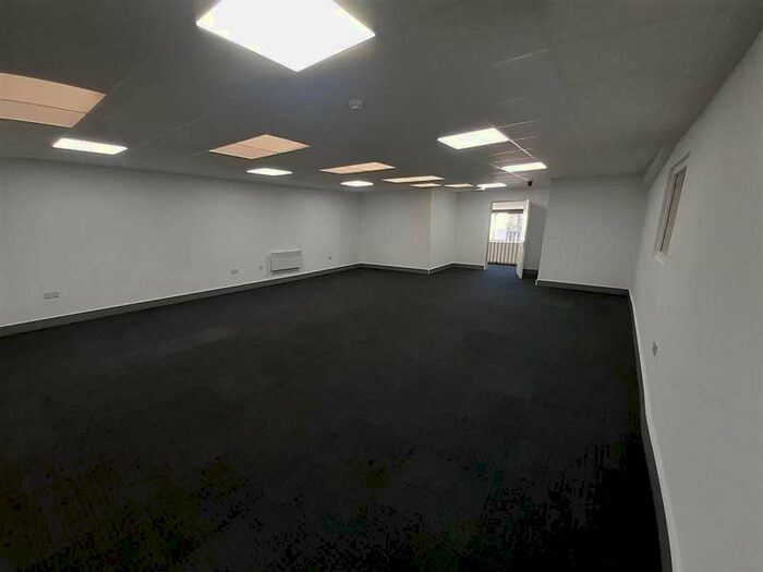 Office Commercial To Rent In Eastman Way, Hemel Hempstead Industrial Estate, Hemel Hempstead, HP2