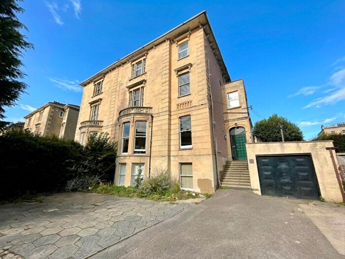 3 Bedroom Apartment To Rent In Redland, Redland Park, BS6