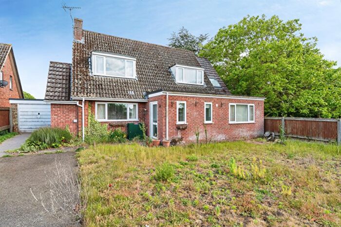 3 Bedroom Bungalow For Sale In Walnut Grove, Worlington, Bury St. Edmunds, IP28
