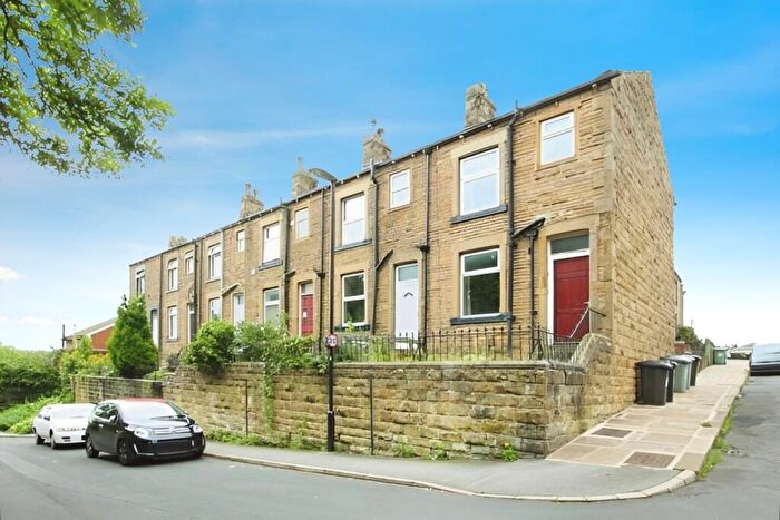 2 Bedroom Terraced House For Sale In Troy Road, Morley, LS27