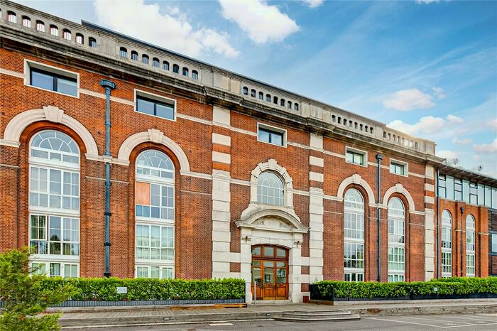 2 Bedroom Flat To Rent In The Pumphouse, Bazalgette Court, W6