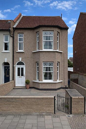 3 Bedroom Flat To Rent In Southlands Road, Bromley, BR2