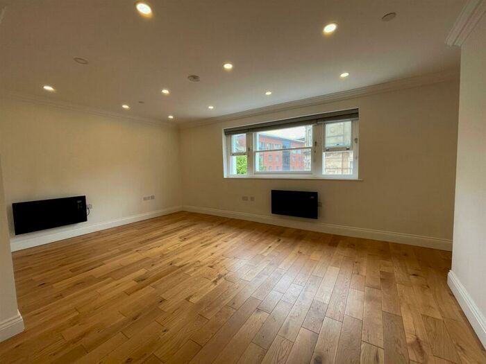 1 Bedroom Apartment To Rent In Marine House, Mount Stuart Square, Cardiff, CF10