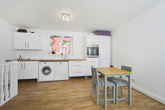 1 Bedroom Apartment To Rent In Baker Street, Weybridge, KT13