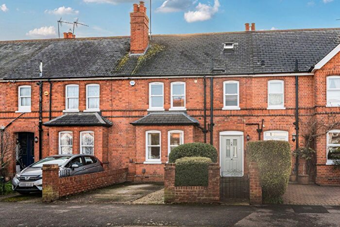 4 Bedroom Terraced House For Sale In South View Avenue, Caversham, Reading, Berkshire, RG4