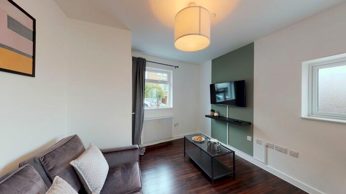 1 Bedroom Flat To Rent In Brynderwen Road, Newport, NP19