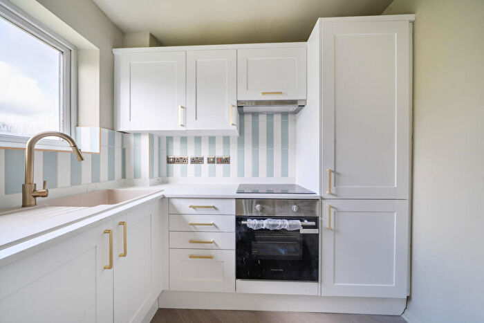 1 Bedroom Apartment To Rent In Avenue Road, London, SE25