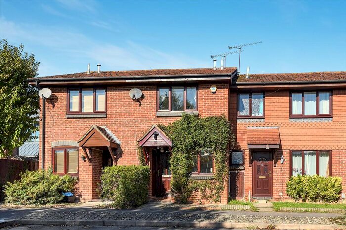 2 Bedroom Terraced House To Rent In Fleetham Gardens, Lower Earley, Reading, Berkshire, RG6