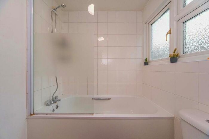 1 Bedroom Flat To Rent In Cavendish Gardens, Ilford IG1