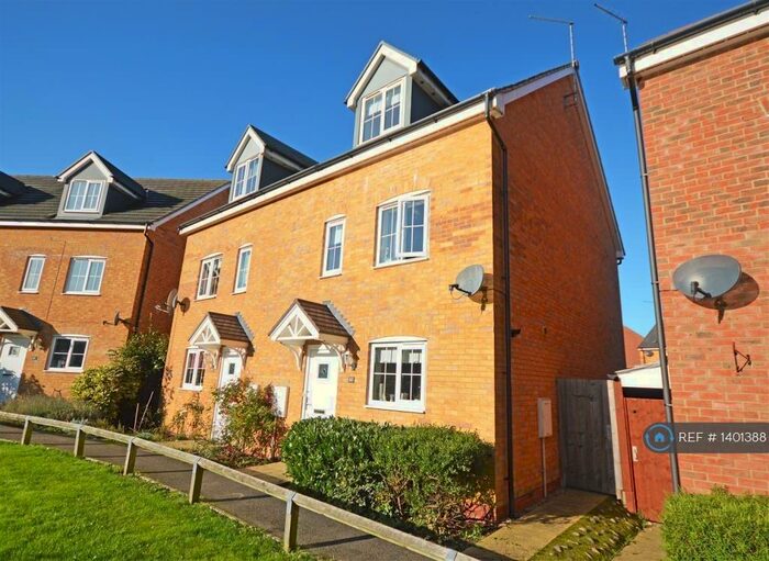 4 Bedroom Semi-Detached House To Rent In Skye Close, Peterborough, PE2