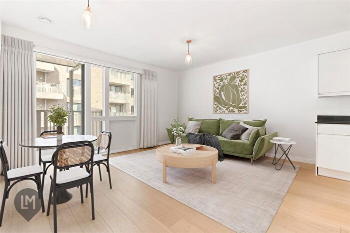 2 Bedroom Flat For Sale In Wandsworth High Street, London, SW18