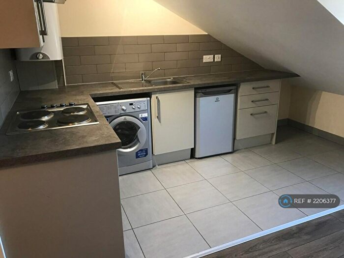 1 Bedroom Flat To Rent In High Street, Barnet, EN5