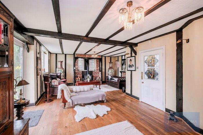 4 Bedroom Detached House For Sale In New Road, Lambourne End, Romford, RM4