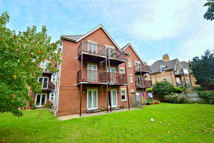 2 Bedroom Flat To Rent In Bournemouth, BH1