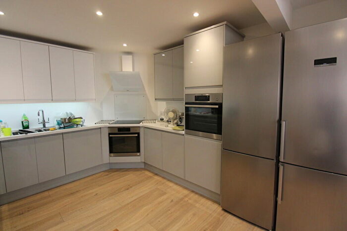 6 Bedroom Semi-Detached House To Rent In Harefield Road, Southampton, SO17