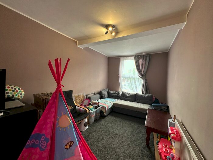 1 Bedroom Flat To Rent In High Road, London, N22