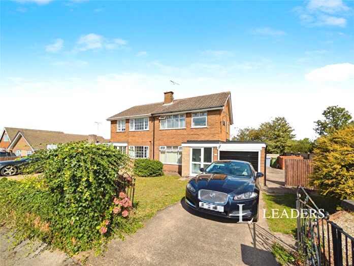 3 Bedroom Semi-Detached House For Sale In Henton Road, Edwinstowe, Mansfield, NG21