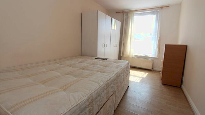 1 Bedroom Flat To Rent In Balls Pond Road, London, N1