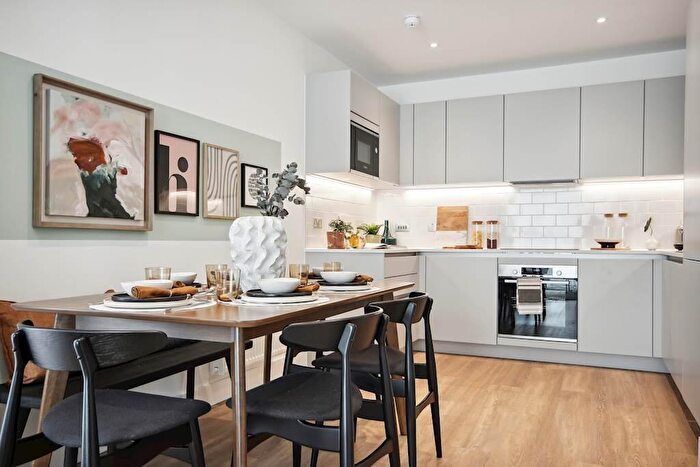 1 Bedroom Apartment For Sale In Henley Cross, Kidbrooke, London, SE3