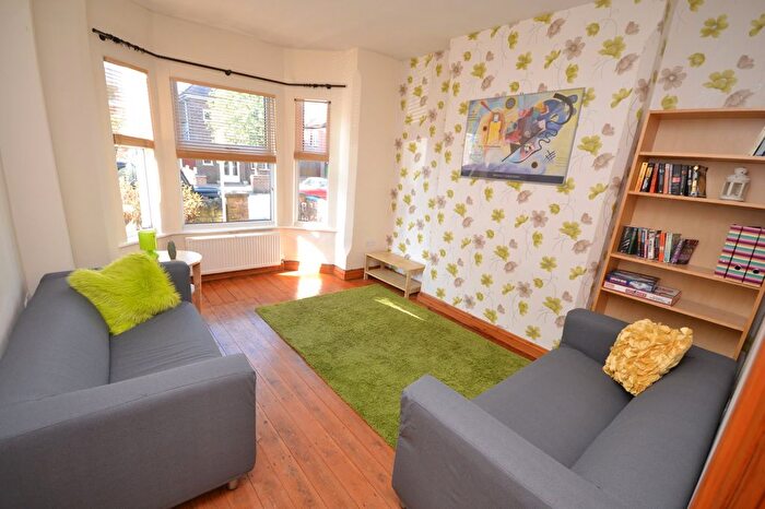 1 Bedroom Flat To Rent In Trent Boulevard, West Bridgford, Nottingham, NG2