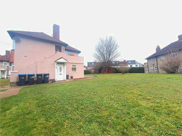 3 Bedroom Maisonette To Rent In Carlingford Gardens, Mitcham, CR4