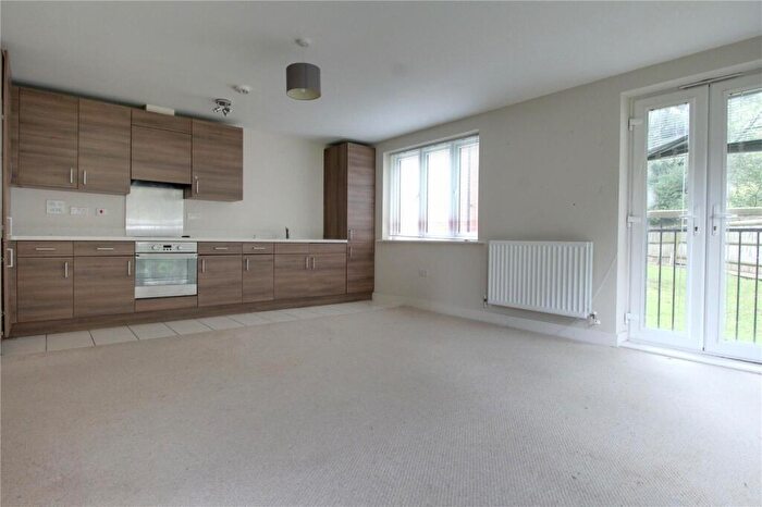 2 Bedroom Flat For Sale In Alder Court, Fleet, Hampshire, GU51