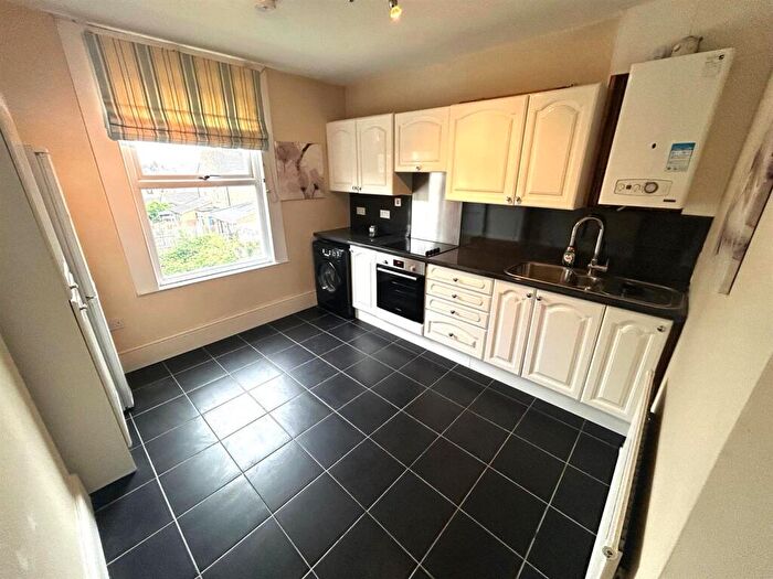 1 Bedroom Flat To Rent In Manor Road, Romford, RM1