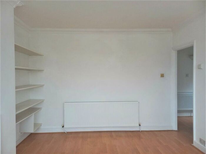 2 Bedroom Maisonette To Rent In Osborne Road, EN3