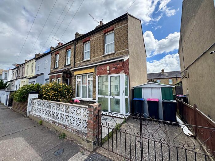 2 Bedroom End Of Terrace House For Sale In Beaufort Street, Southend-on-Sea, Essex, SS2