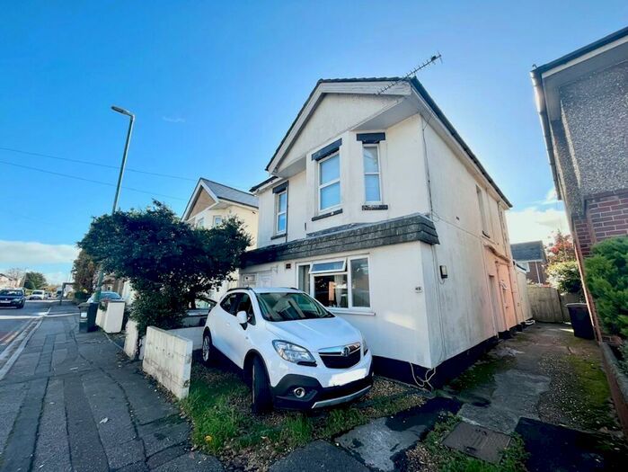 2 Bedroom Flat To Rent In Columbia Road, Bournemouth, BH10