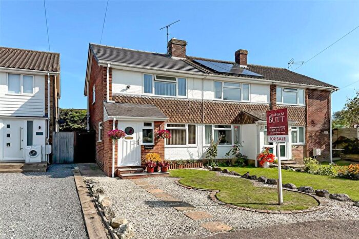 2 Bedroom Semi-Detached House For Sale In Toddington Lane, Littlehampton, BN17