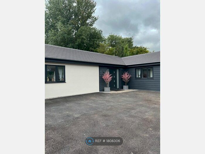 5 Bedroom Bungalow To Rent In Tanhouse Lane, Bristol, BS37