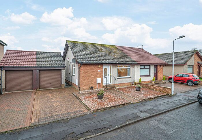 2 Bedroom Semi Detached Bungalow For Sale In Yetholm Park, Dunfermline, KY12