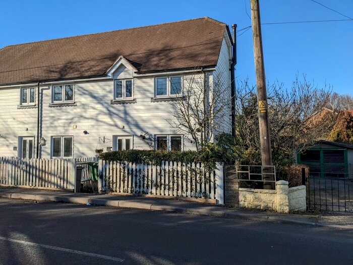 3 Bedroom Cottage To Rent In Howland Road, Marden, Tonbridge, TN12